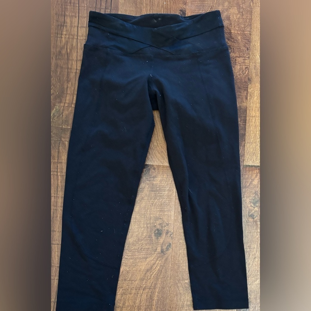 Lululemon Womens cropped crossover waistband leggings Sz 4 black